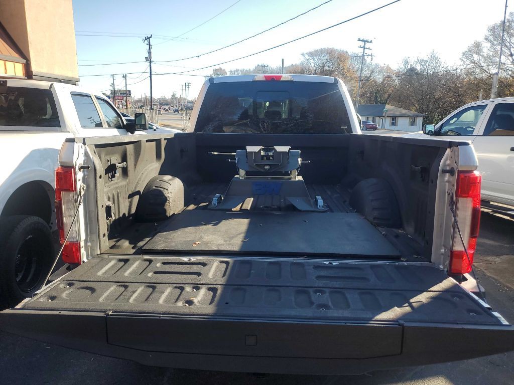 2017 Ford F-350 Image 2