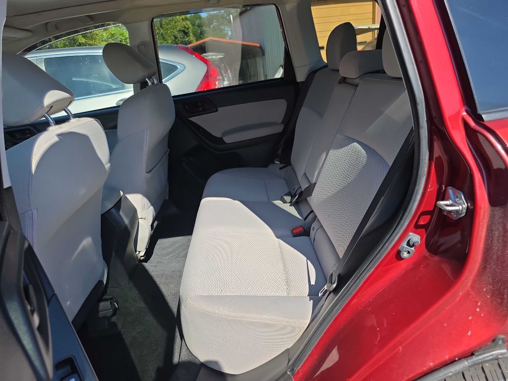 2015 Subaru Forester Image 10