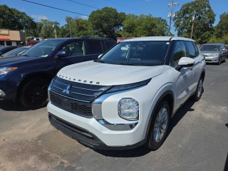 Image for 2024 Mitsubishi Outlander ES ID: 6842583