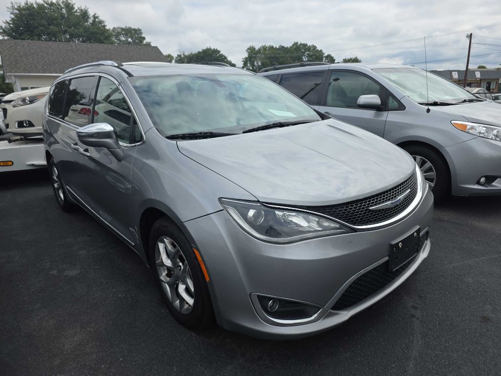 2018 Chrysler Pacifica Image 2