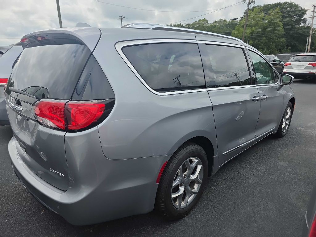 2018 Chrysler Pacifica Image 5