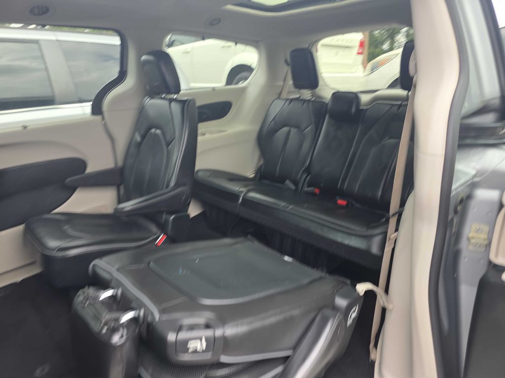 2018 Chrysler Pacifica Image 10