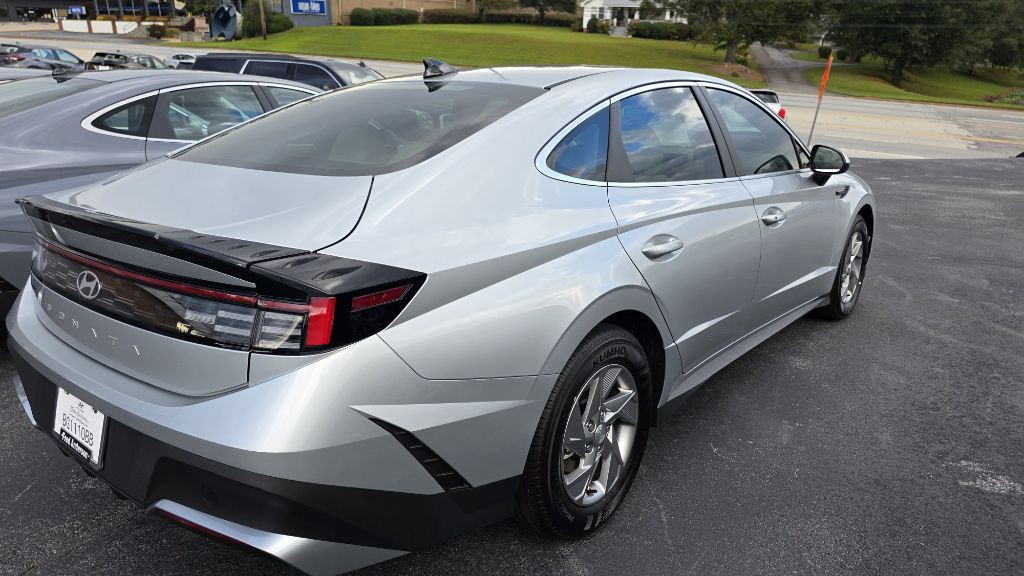 2025 Hyundai Sonata Image 3