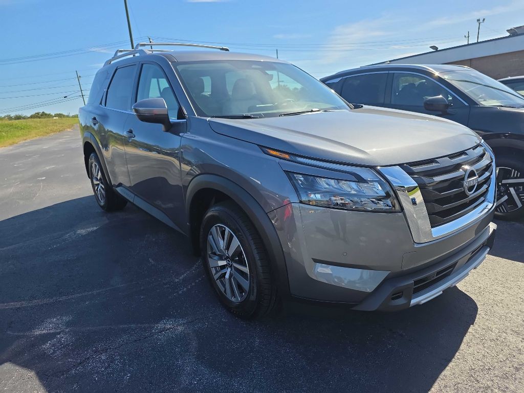 2025 Nissan Pathfinder Image 2