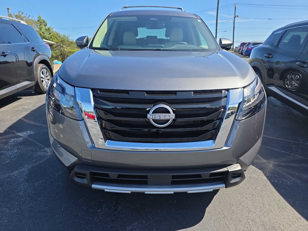 2025 Nissan Pathfinder Image 3
