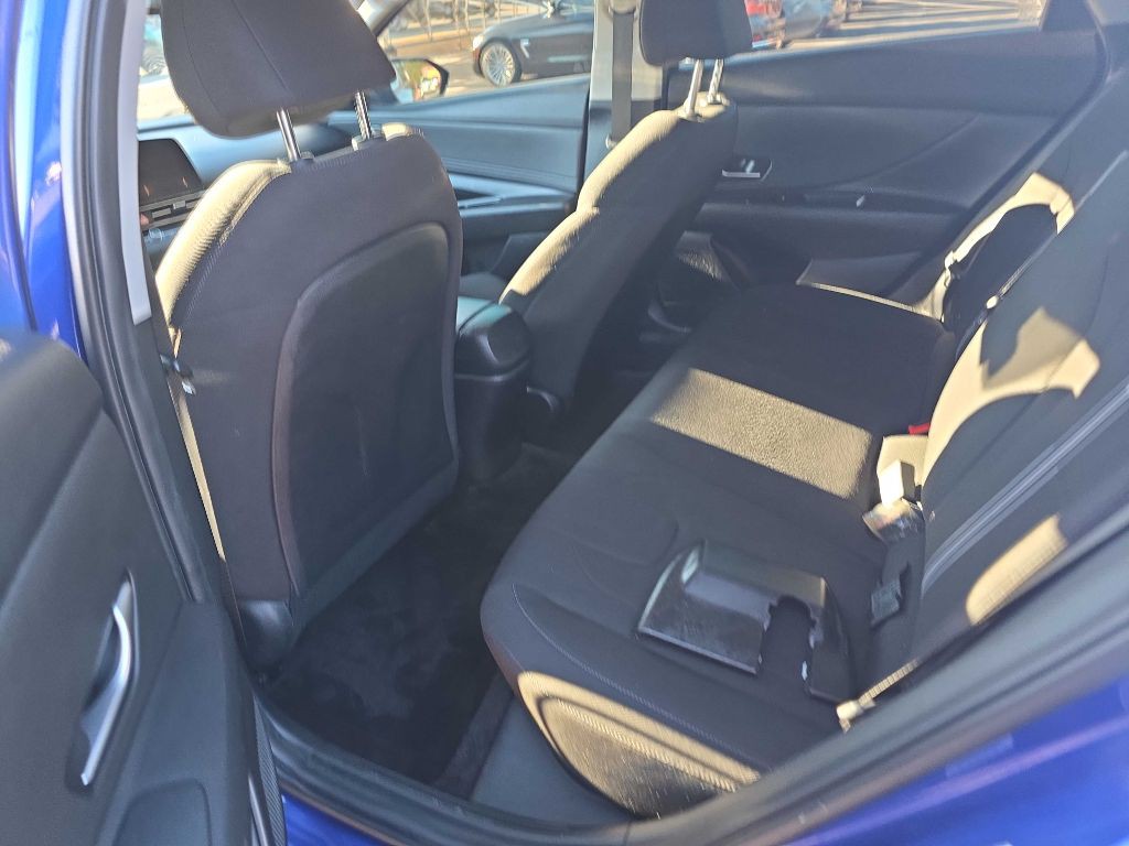 2023 Hyundai Elantra Image 9