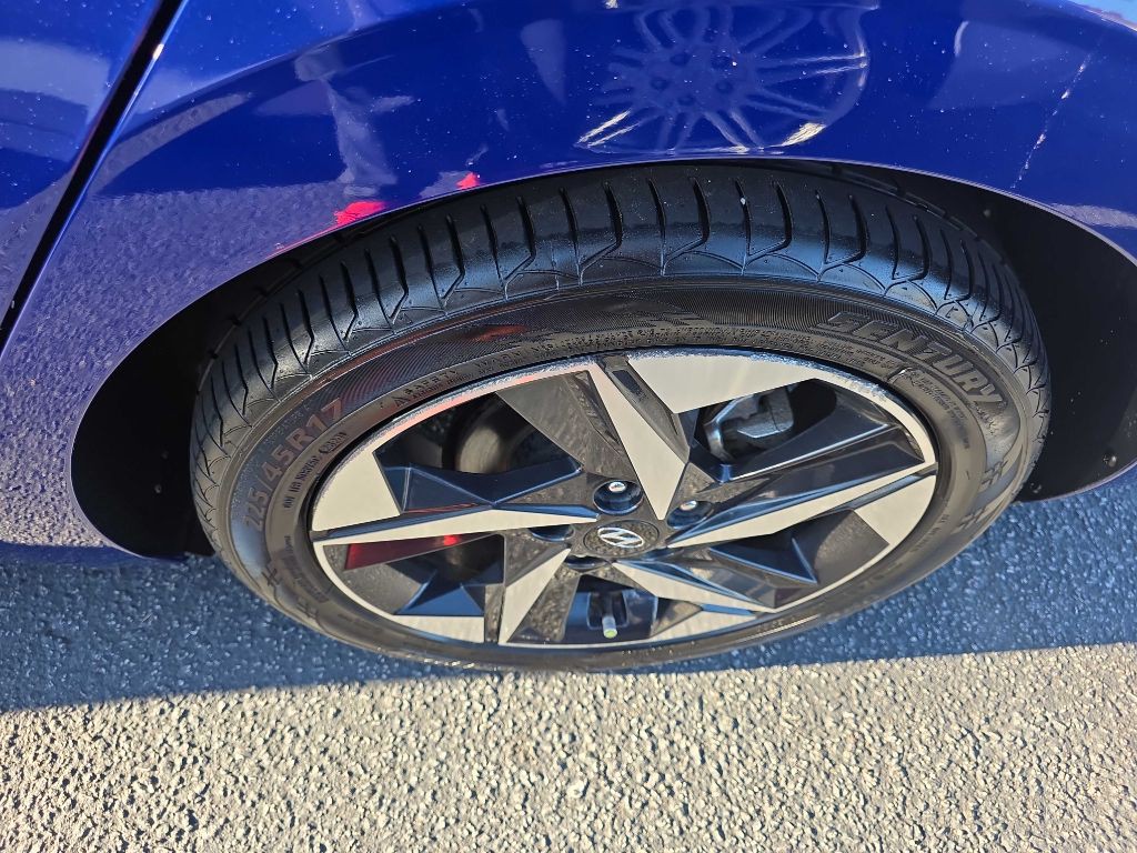 2023 Hyundai Elantra Image 10