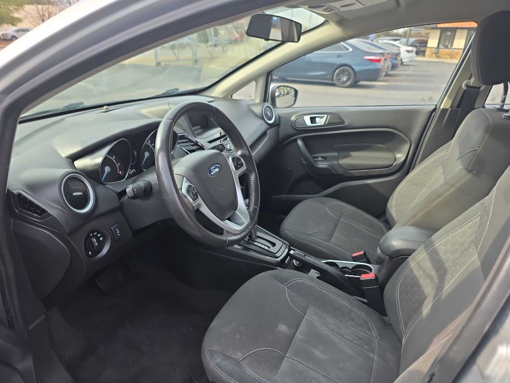 2016 Ford Fiesta Image 8