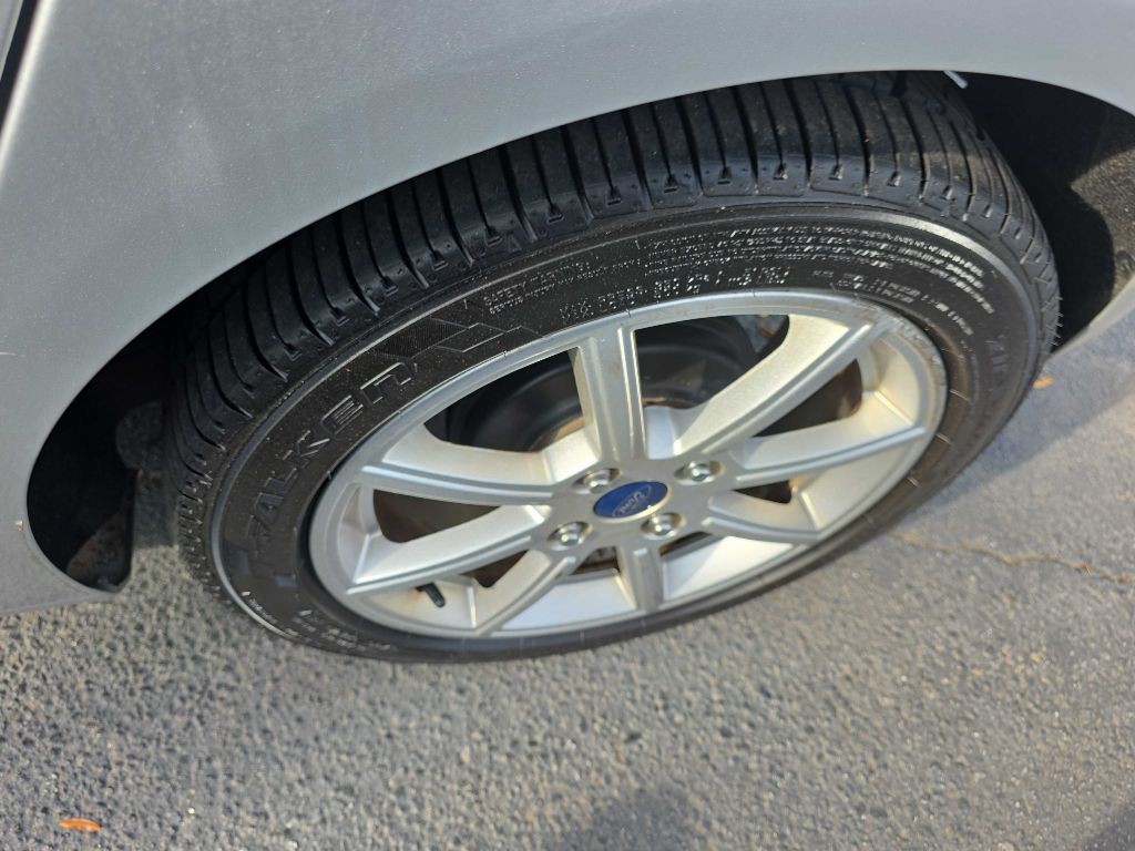 2016 Ford Fiesta Image 9