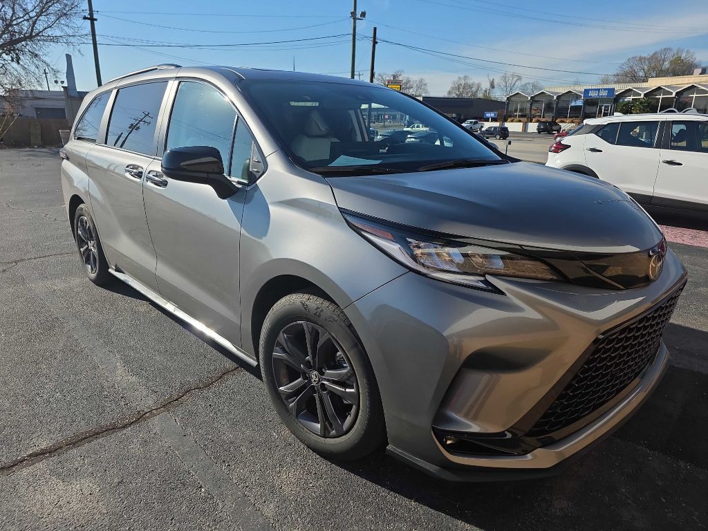 2026 Toyota Sienna Image 5