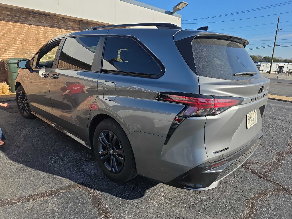 2026 Toyota Sienna Image 6