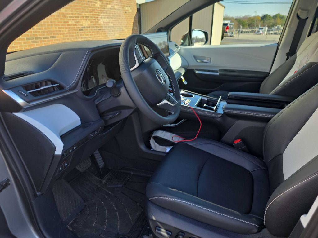 2026 Toyota Sienna Image 8