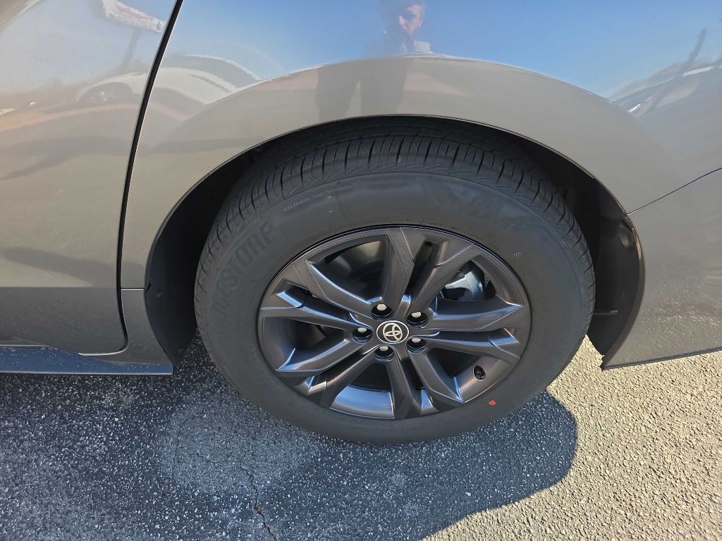 2026 Toyota Sienna Image 10