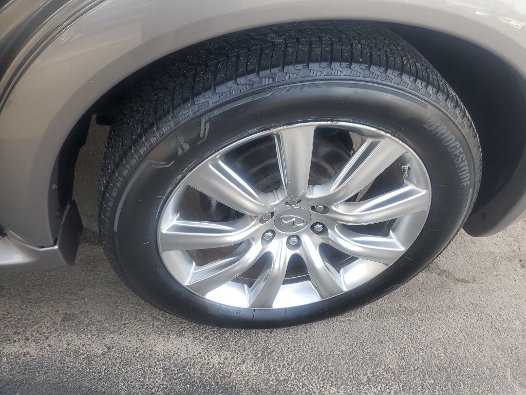 2014 INFINITI QX80 Image 10