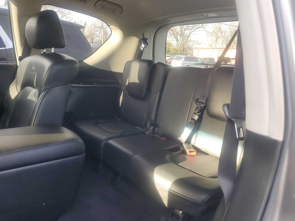2014 INFINITI QX80 Image 12