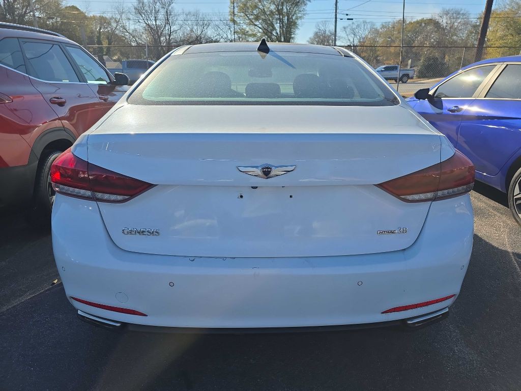 2015 Hyundai Genesis Image 6