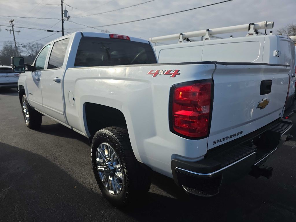 2019 Chevrolet Silverado 1500 Image 2