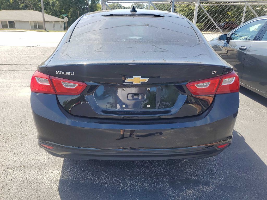 2018 Chevrolet Malibu Image 3