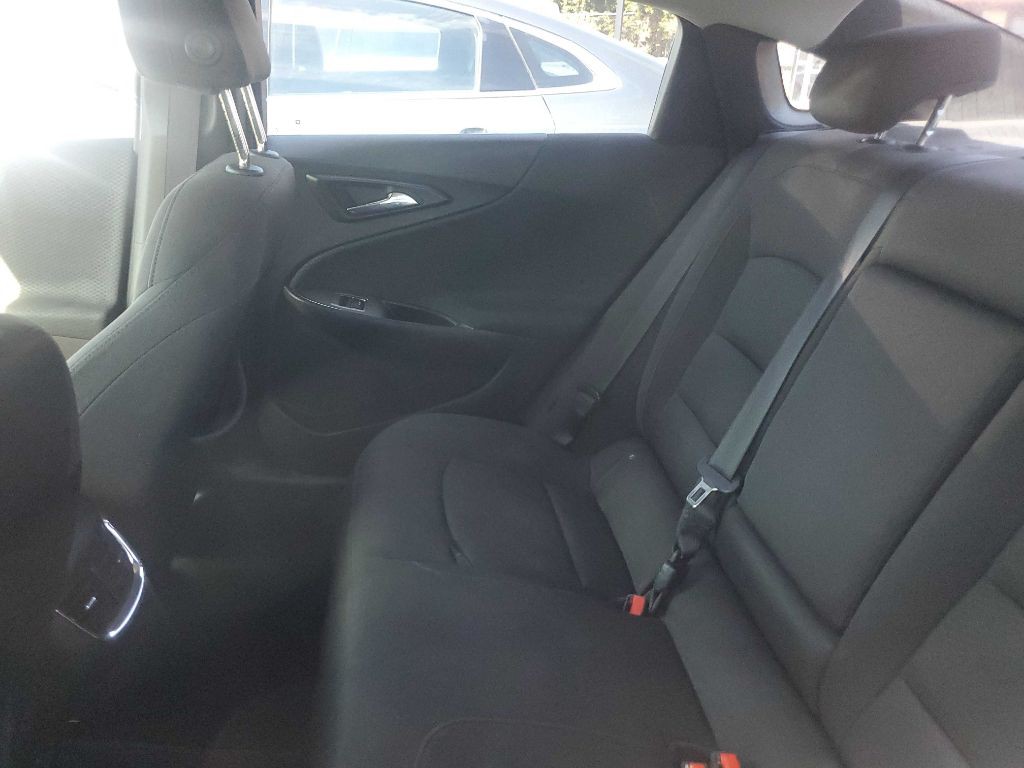 2018 Chevrolet Malibu Image 8