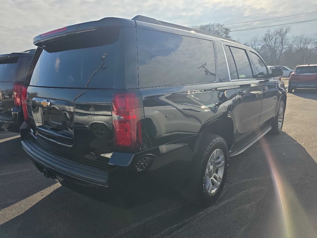 2020 Chevrolet Suburban Image 2