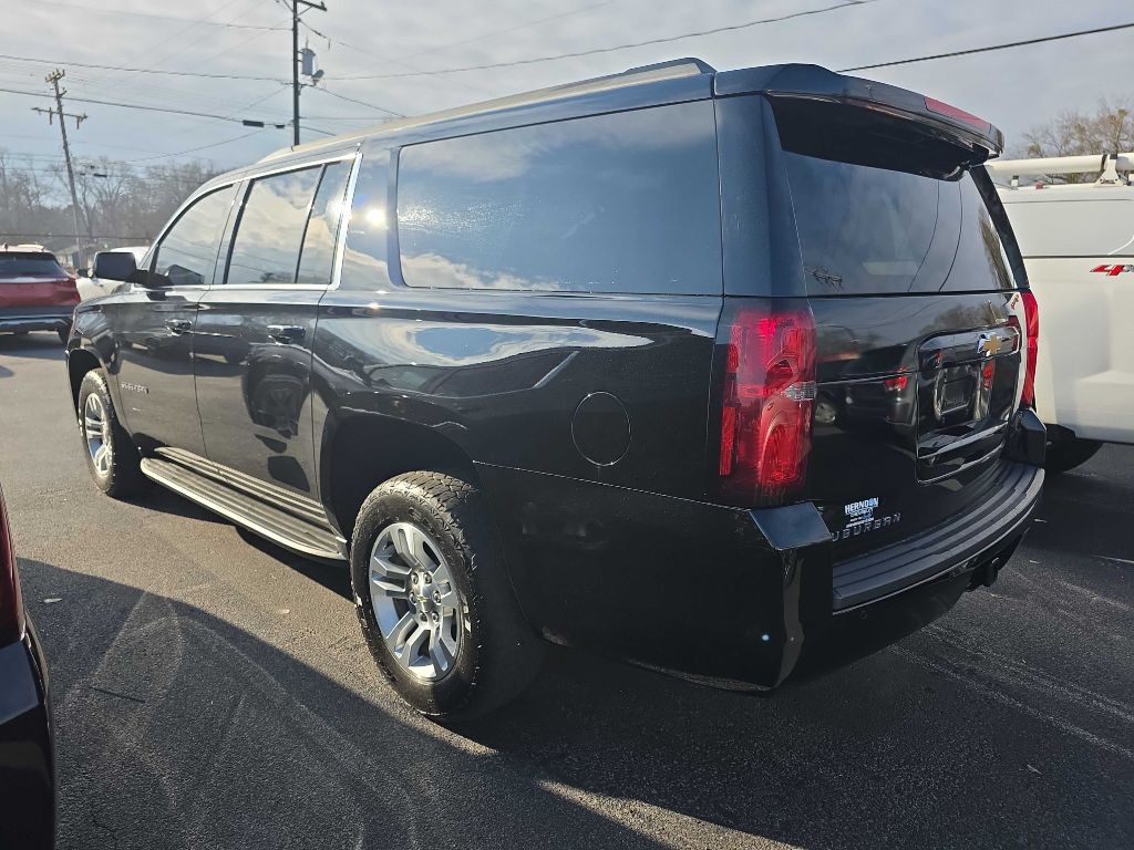 2020 Chevrolet Suburban Image 3