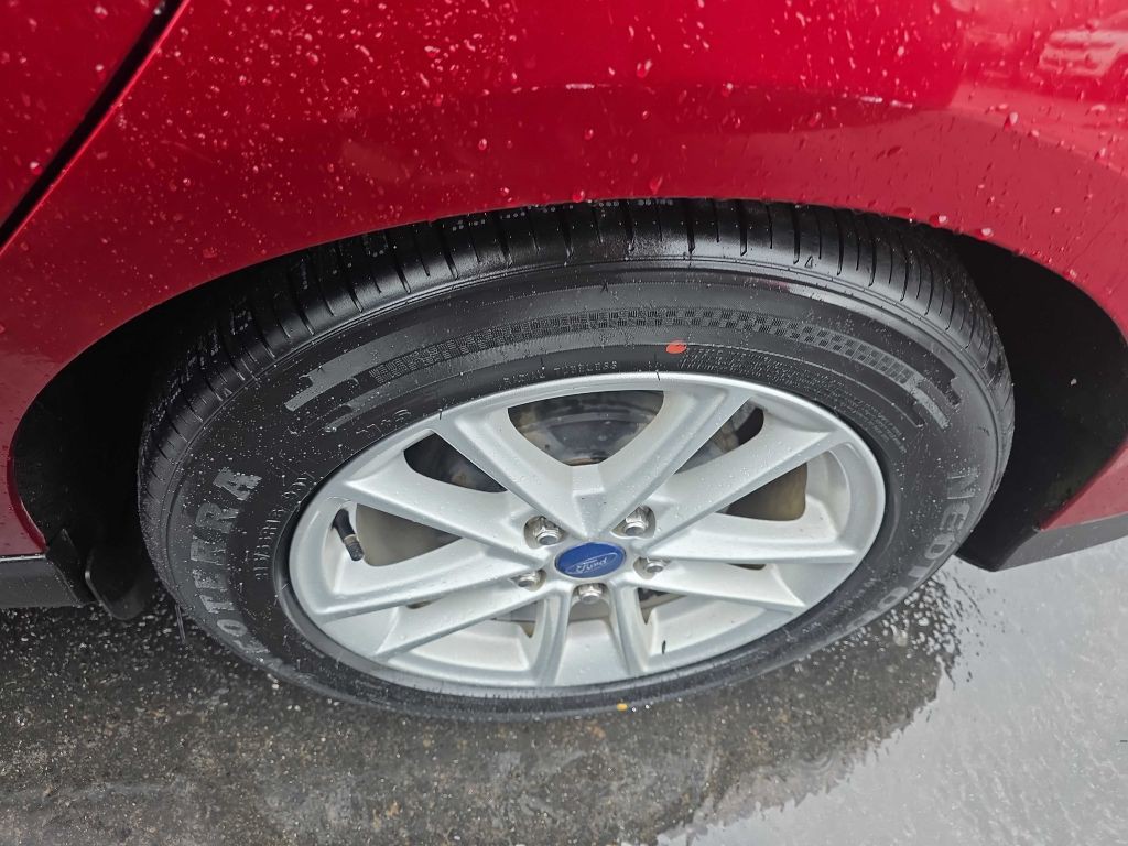 2015 Ford Focus Image 10