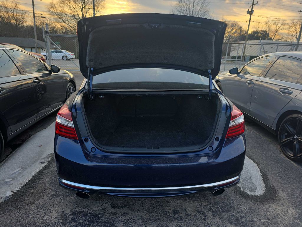 2016 Honda Accord Image 2