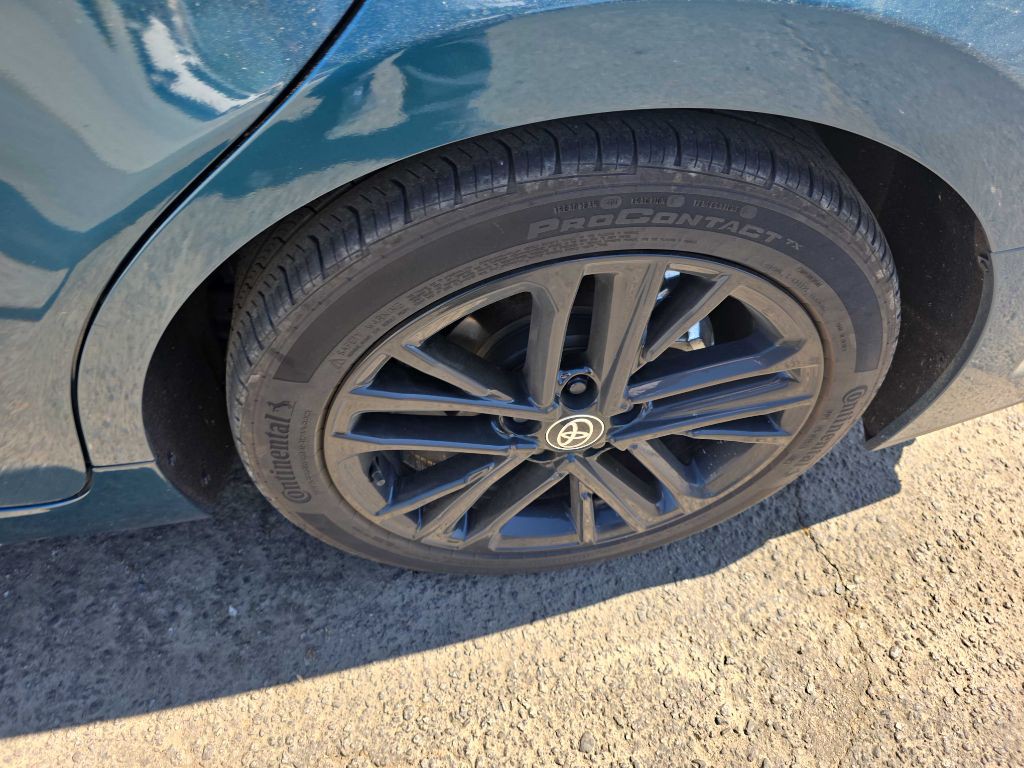 2025 Toyota Camry Image 9