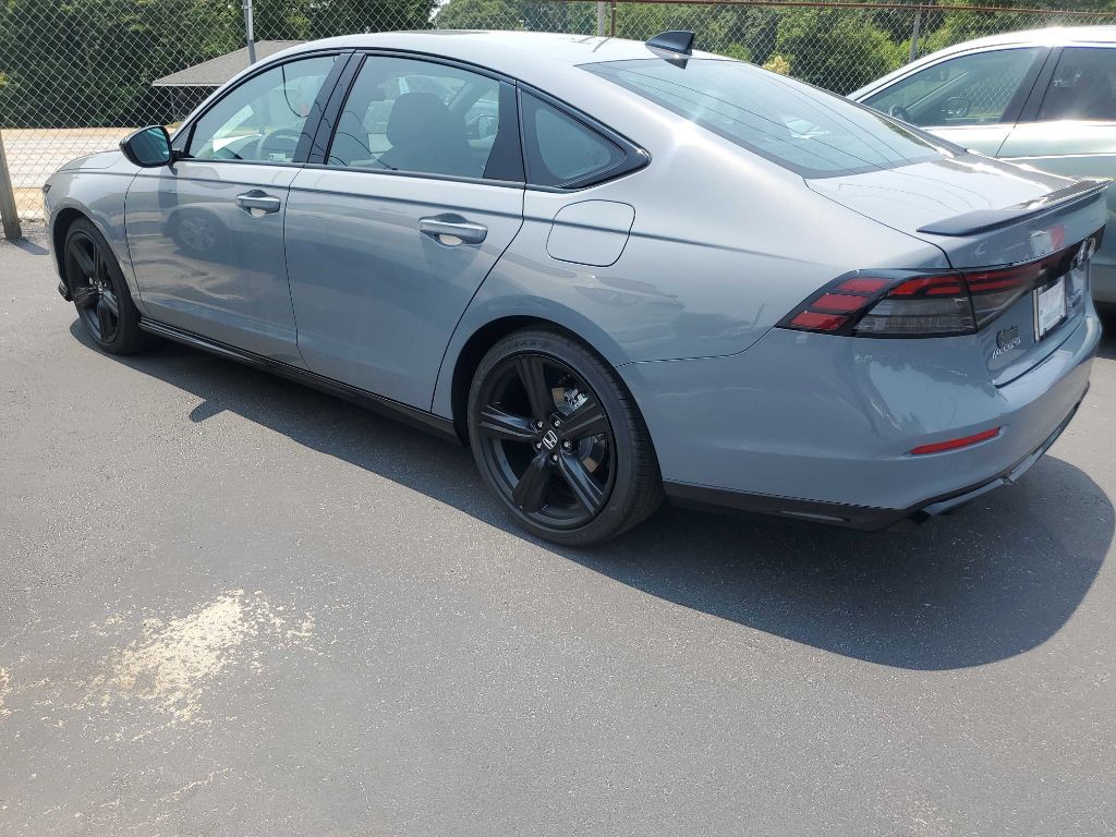 2023 Honda Accord Image 2