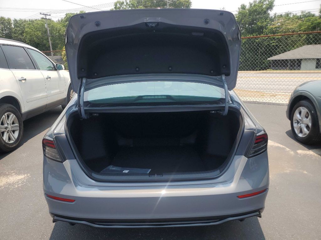 2023 Honda Accord Image 3