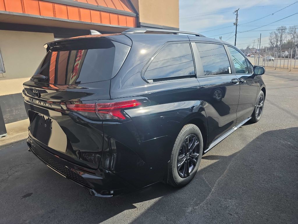 2026 Toyota Sienna Image 5