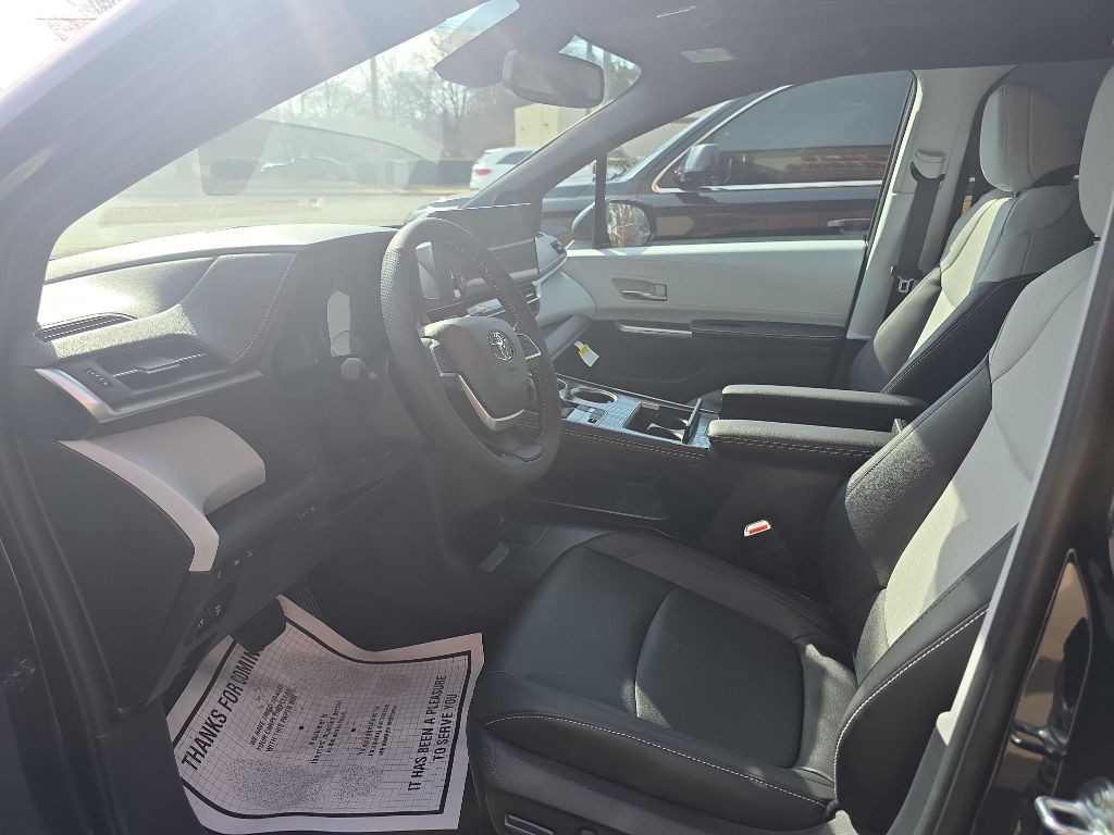 2026 Toyota Sienna Image 8