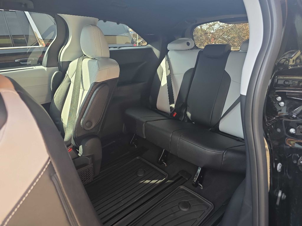 2026 Toyota Sienna Image 10