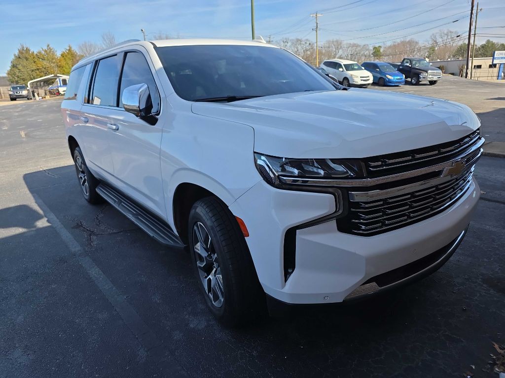 2022 Chevrolet Suburban Image 3