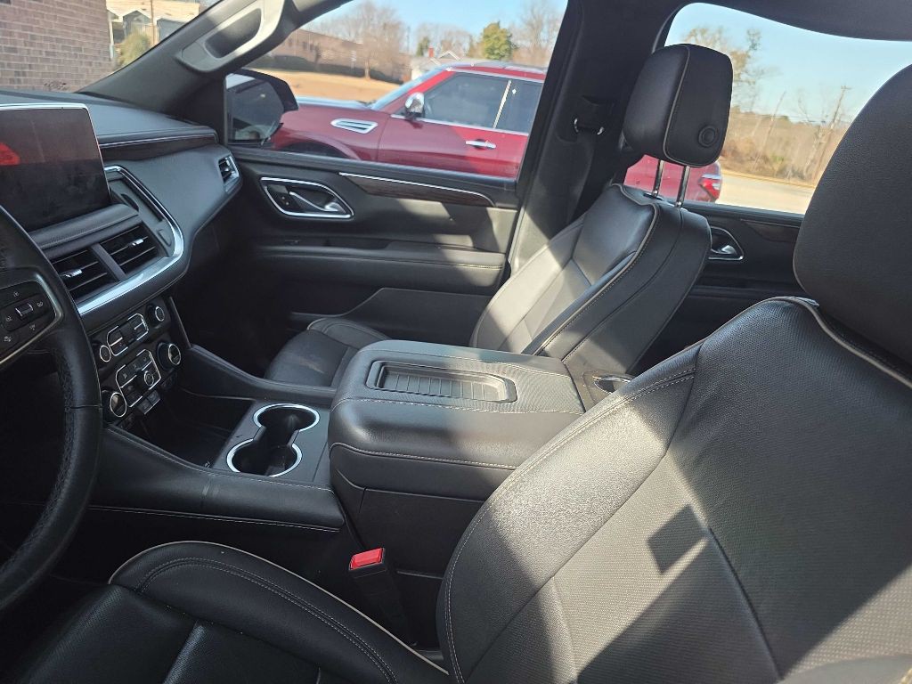 2022 Chevrolet Suburban Image 8