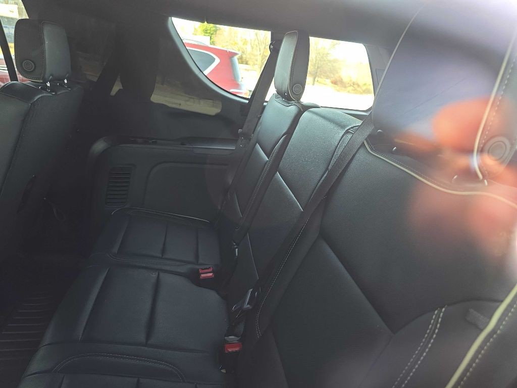 2022 Chevrolet Suburban Image 10