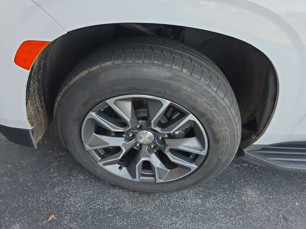 2022 Chevrolet Suburban Image 11