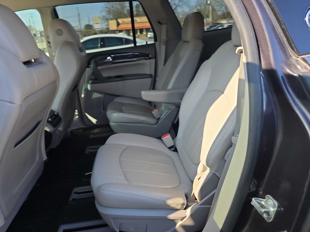 2016 Buick Enclave Image 9