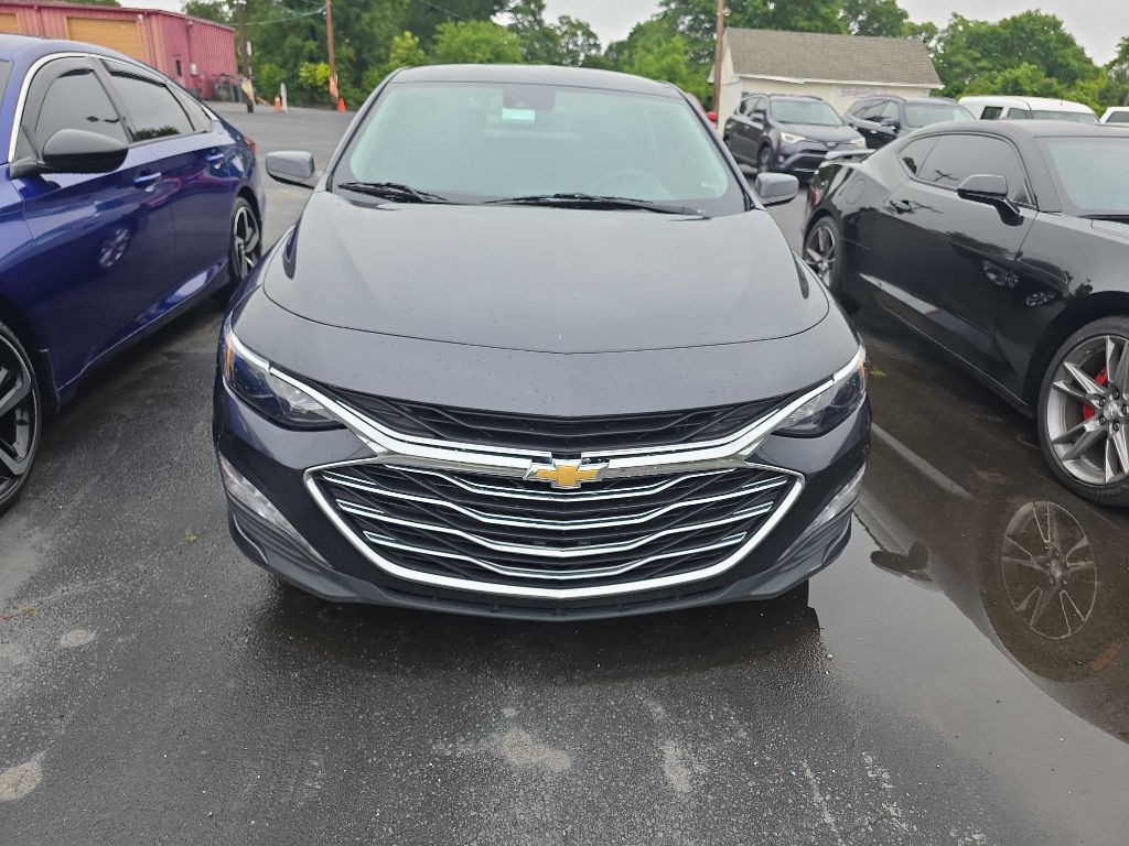 2023 Chevrolet Malibu Image 2