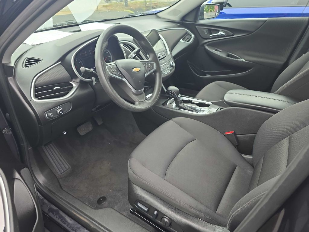2023 Chevrolet Malibu Image 8
