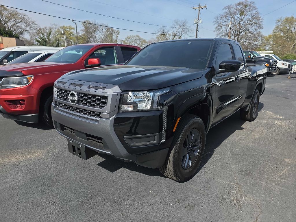 2025 Nissan Frontier Image 1