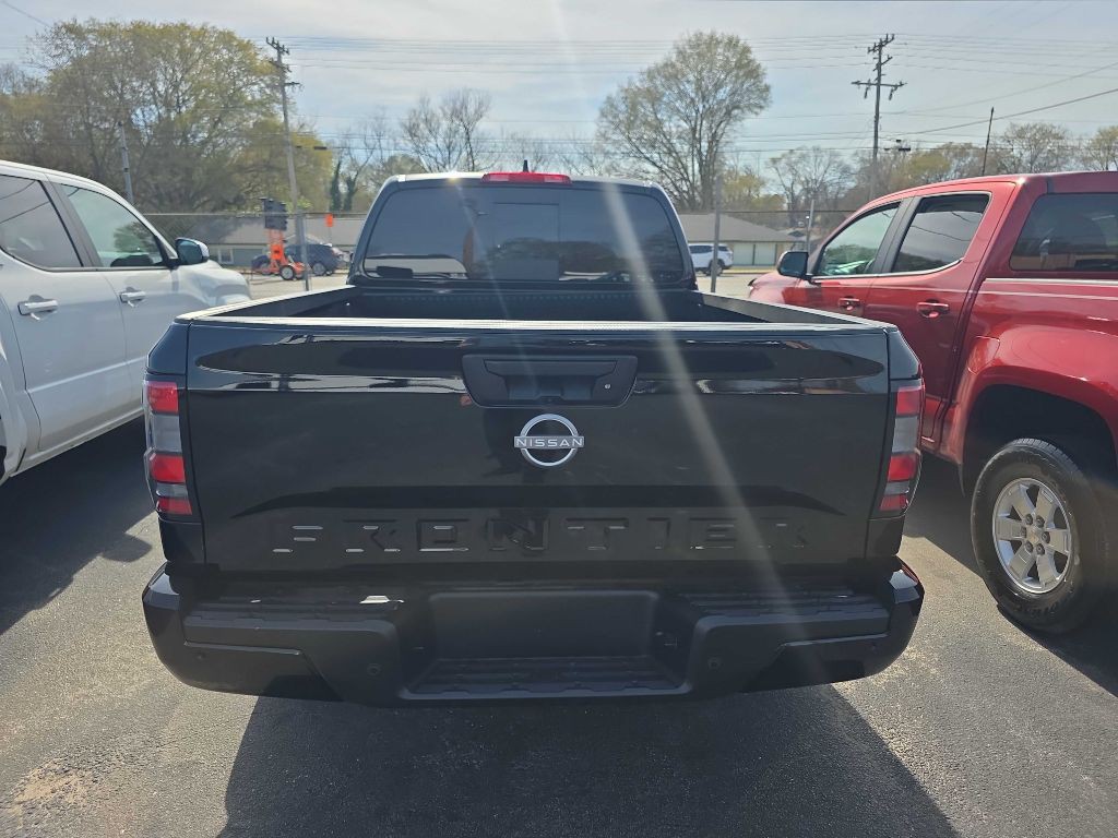 2025 Nissan Frontier Image 5