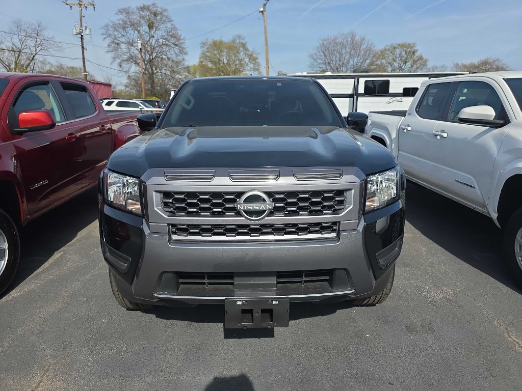 2025 Nissan Frontier Image 10