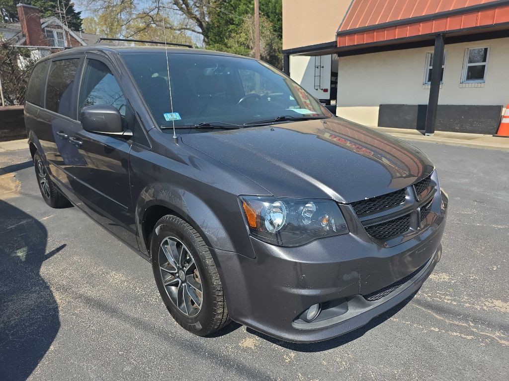 2017 Dodge Grand Caravan Image 2