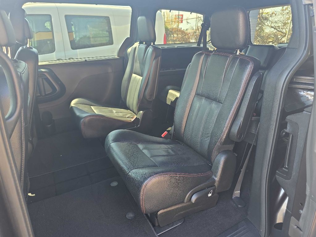 2017 Dodge Grand Caravan Image 9