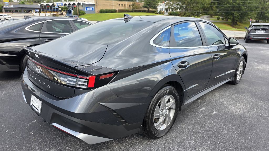 2025 Hyundai Sonata Image 3