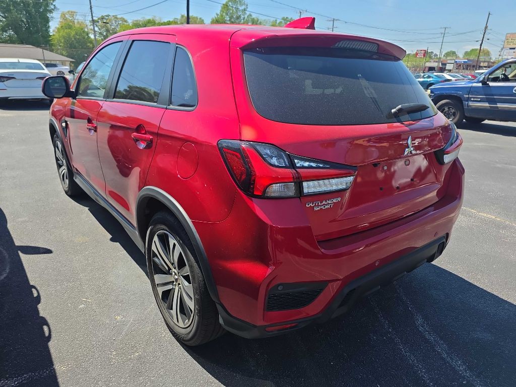 2023 Mitsubishi Outlander Image 2