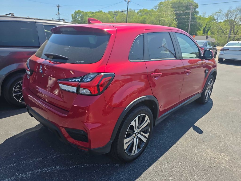 2023 Mitsubishi Outlander Image 3
