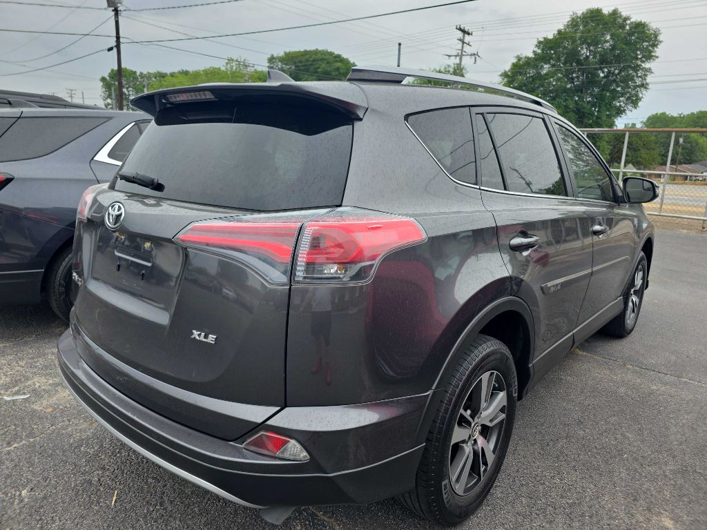 2017 Toyota Rav4 Image 2