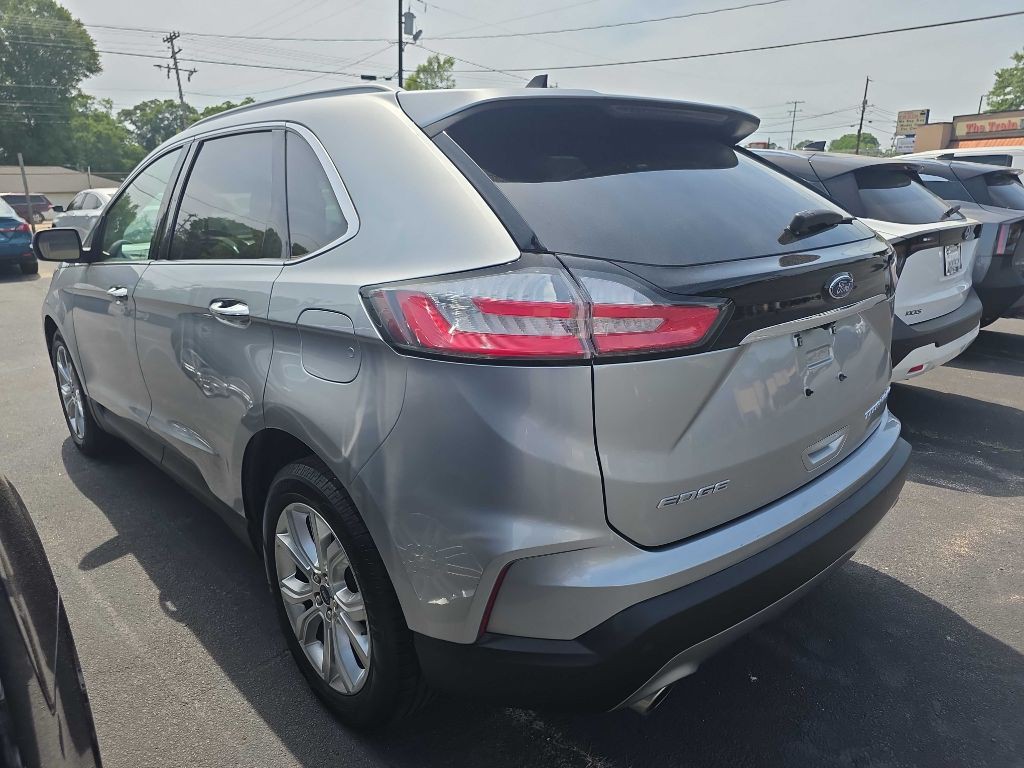 2020 Ford Edge Image 2